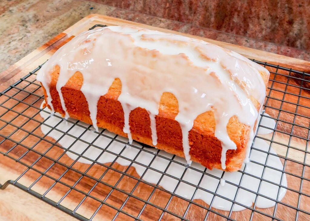 Lemon Cake with Lemon Glaze