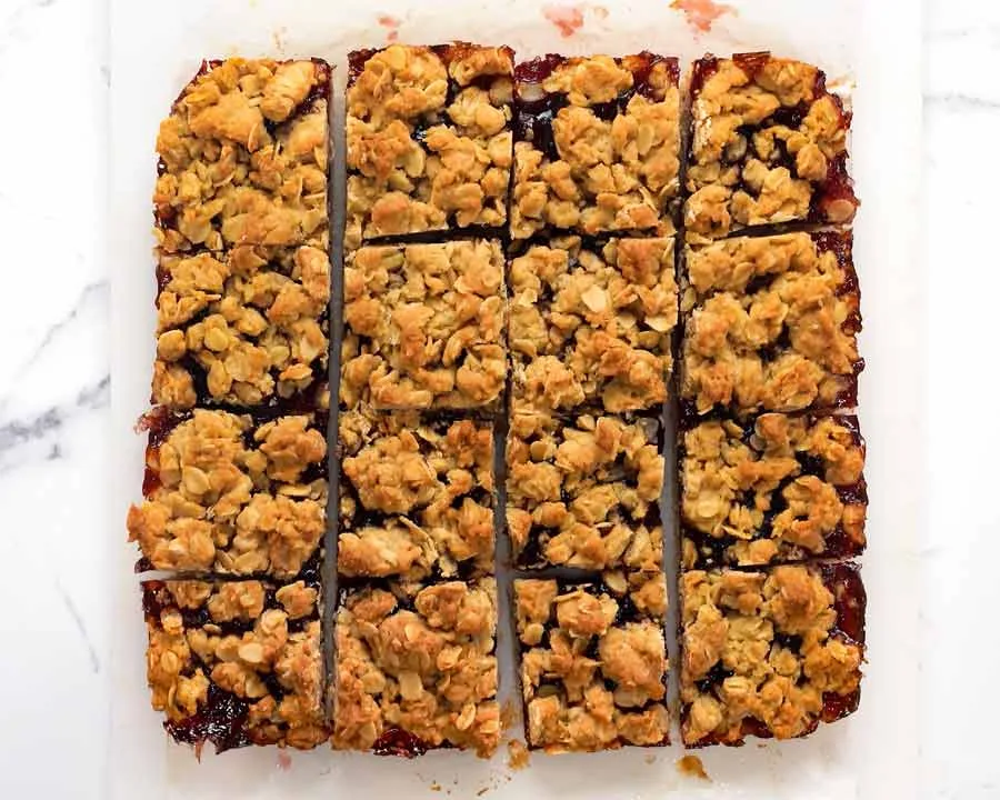 Delicious Raspberry Jam Oat Bars - Easy Homemade Recipe