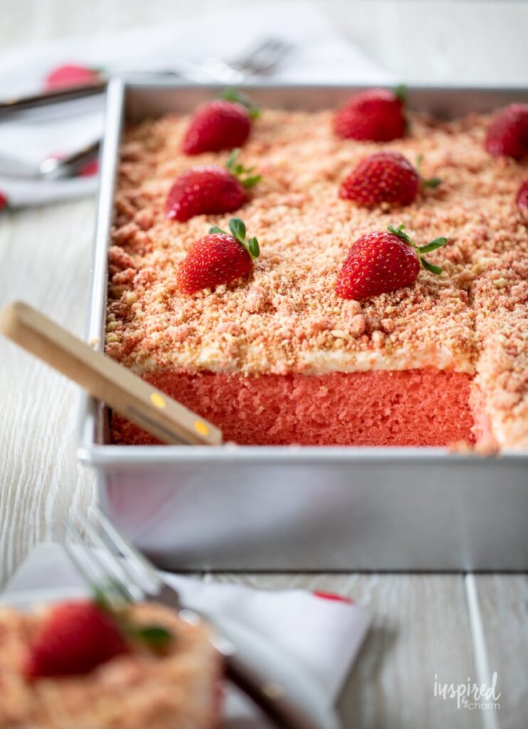 strawberry crunch cake in pan 869x1200 1